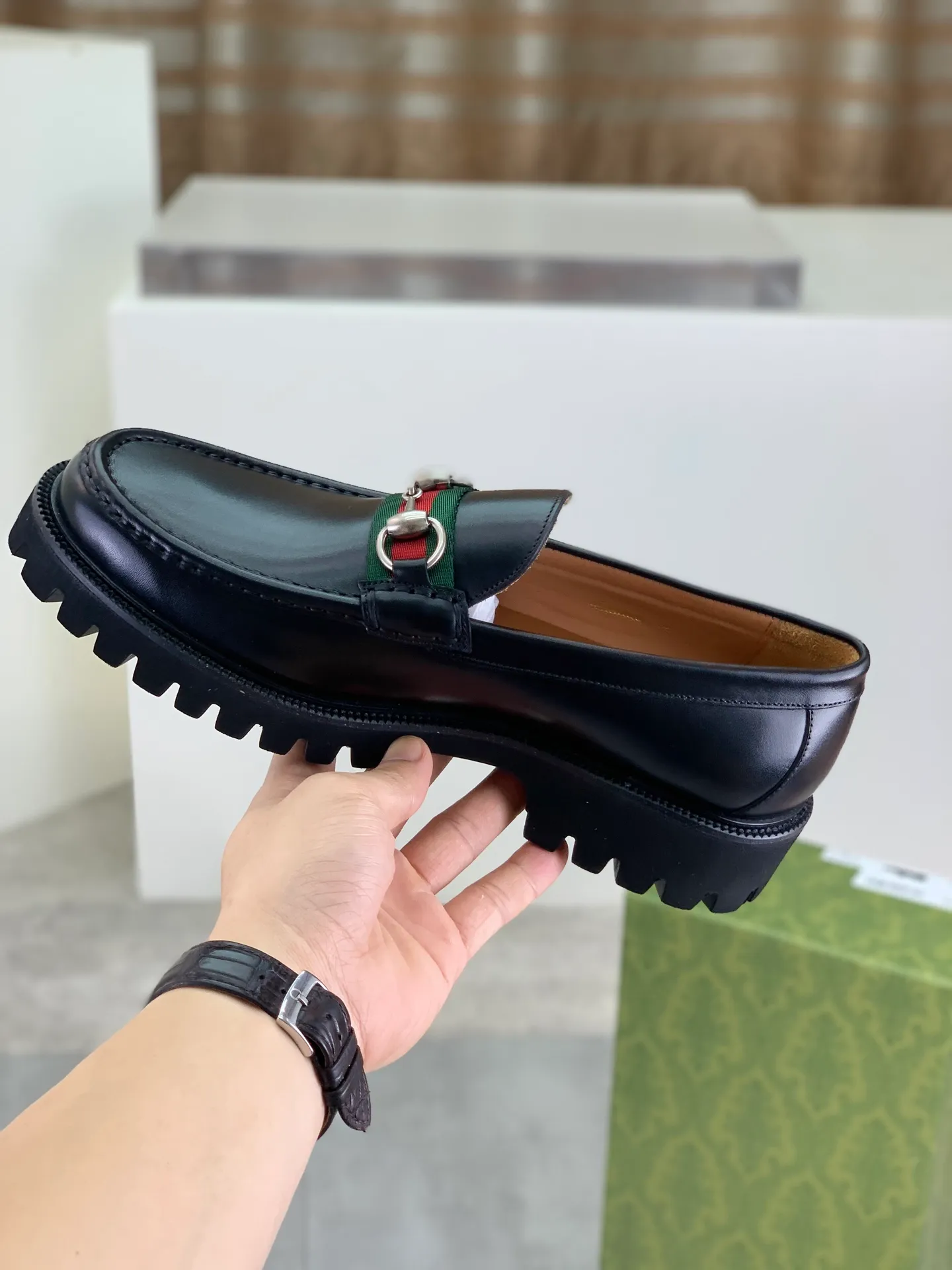 Factory price P840 💰💎💎💎Top version (original foam outsole) Brand: [GUCCi] Gucci's new business formal casual leather shoes Standard code: Men's size 39–45 (38 needs to be customized) Grade: Same style as the official website Original order quality Materials: Original open-edge beaded calfskin Water-dyed cowhide lining Original lightweight foam outsole Style category: Men's fashion Formal casual leather shoes, slip-on men's shoes series, young and fashionable, European and American trends, British style, casual matching, comfortable feet, color: multiple colors available, actual picture